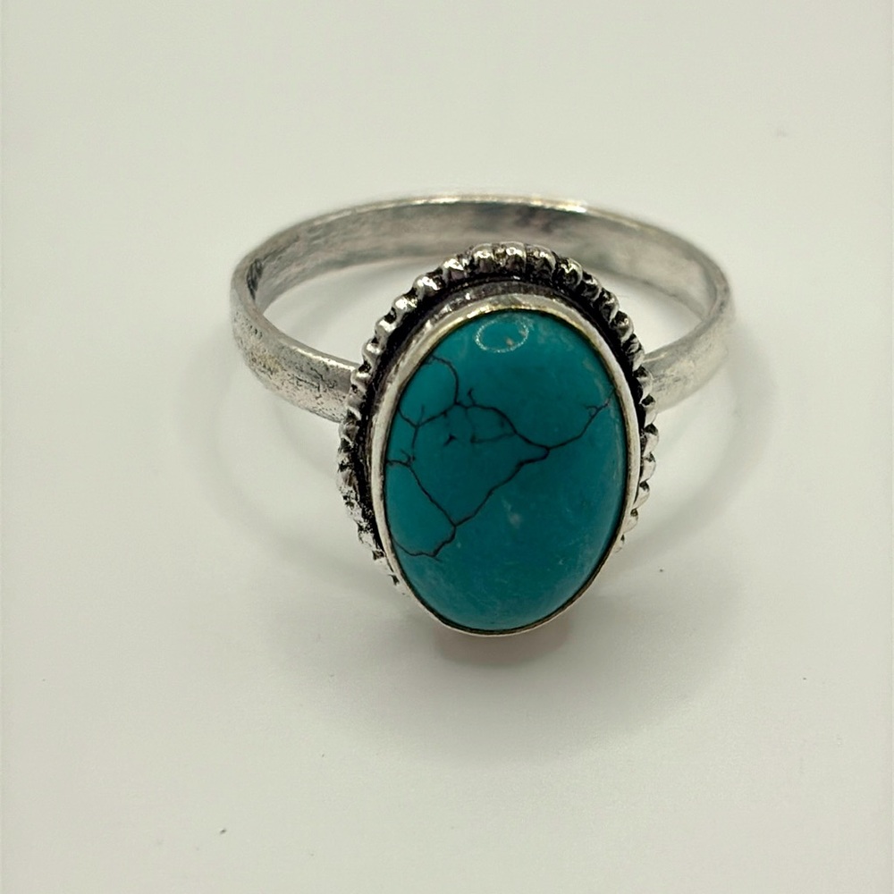 Turquoise Oval Stone Silver Ring Size 7 NWOTS